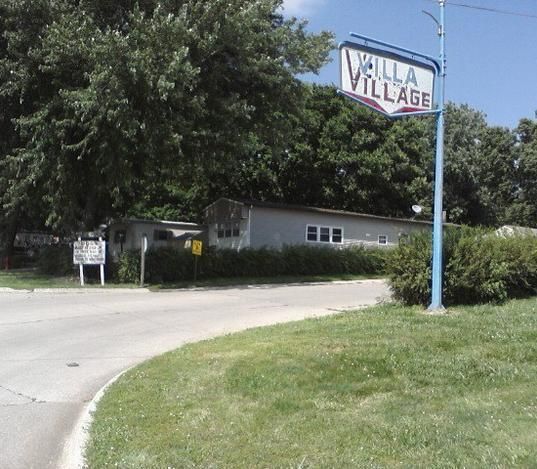 Villa Village: 2404 N 8th St, Red Oak, IA 51566